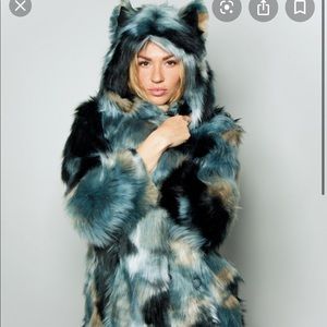 ISO MARBLE COAT/ BOMBER